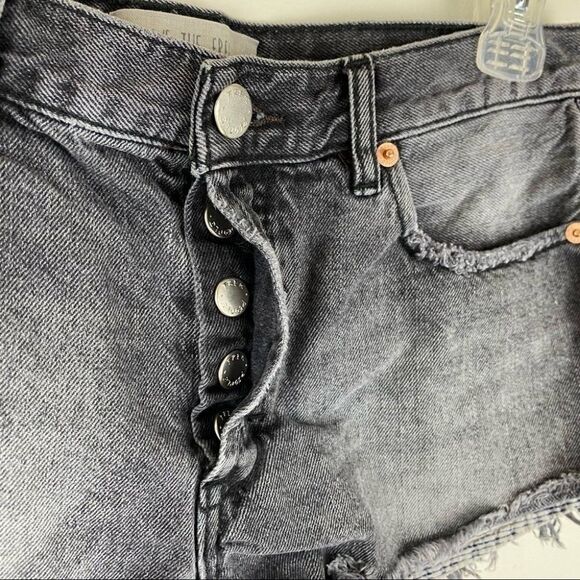 We The Free Relaxed Raw Hem Cutoff Shorts Size 27 - Picture 3 of 7